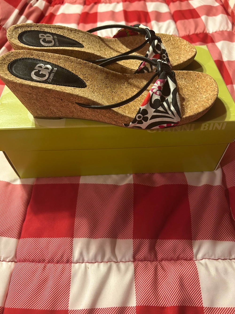 Gianni Bini wedge sandals - size 7.5- new without tags!